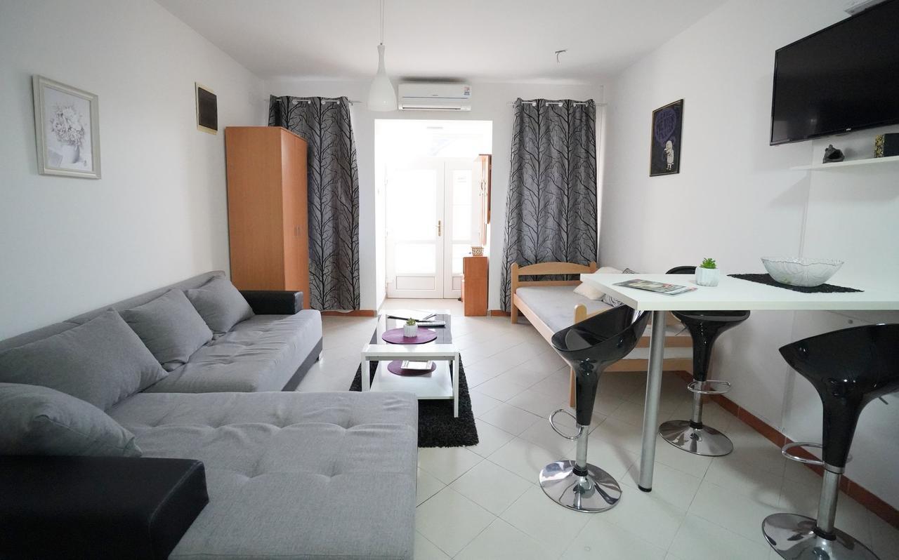 Iva Studio-Apartment Kladovo Exterior photo
